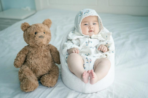 石河子宝宝挠耳朵是怎么回事 石河子宝宝挠耳朵是怎么回事